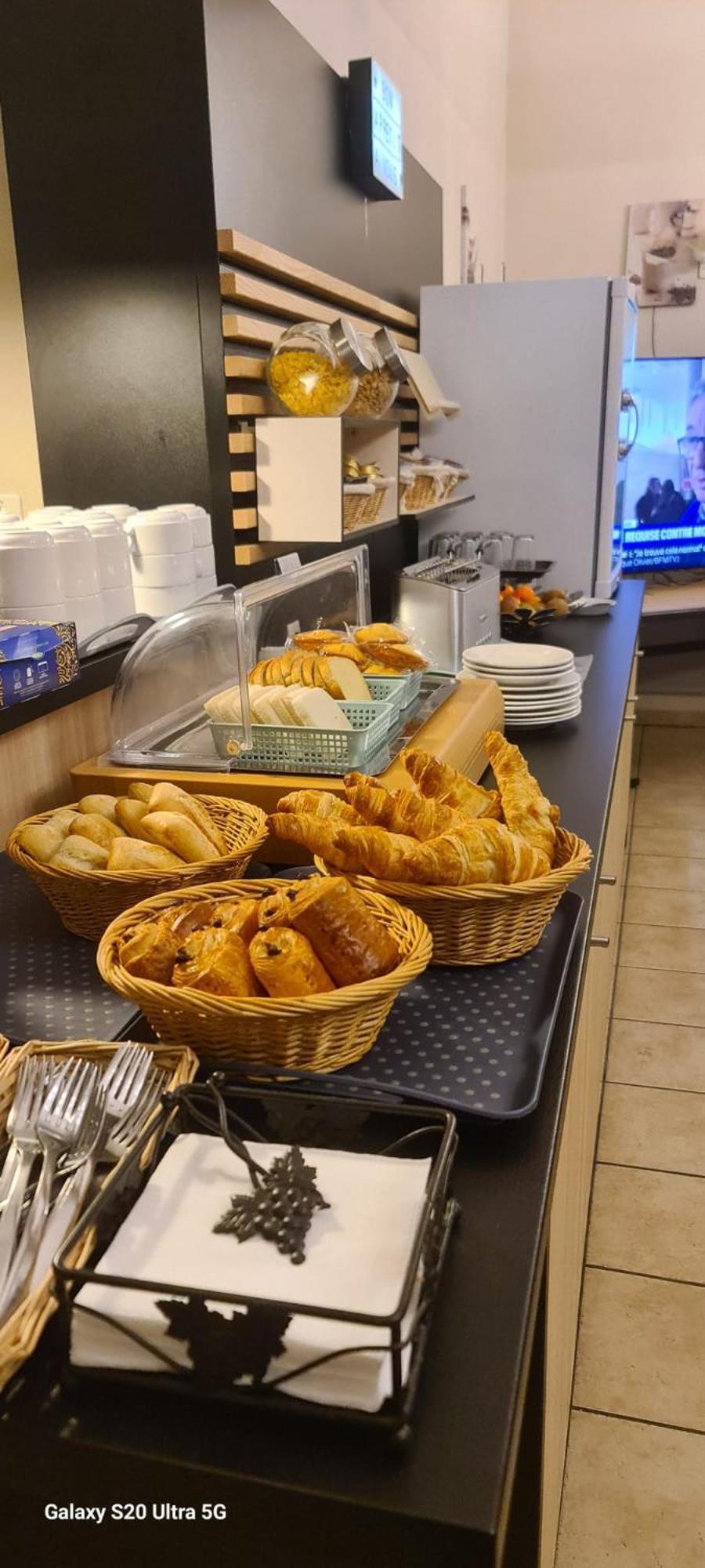 Hotel Restaurant Du Lac Graulhet Экстерьер фото